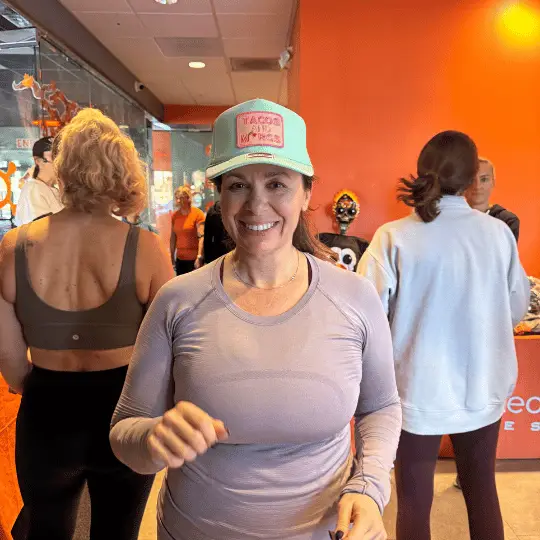 Pop up hat bar