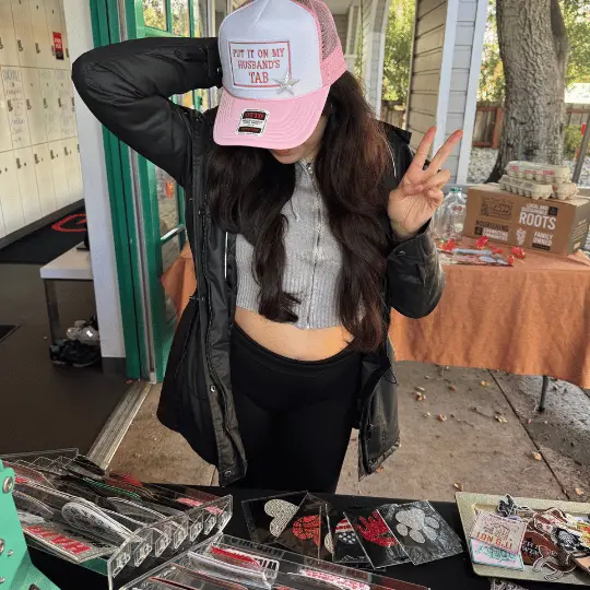 Pop up hat bar